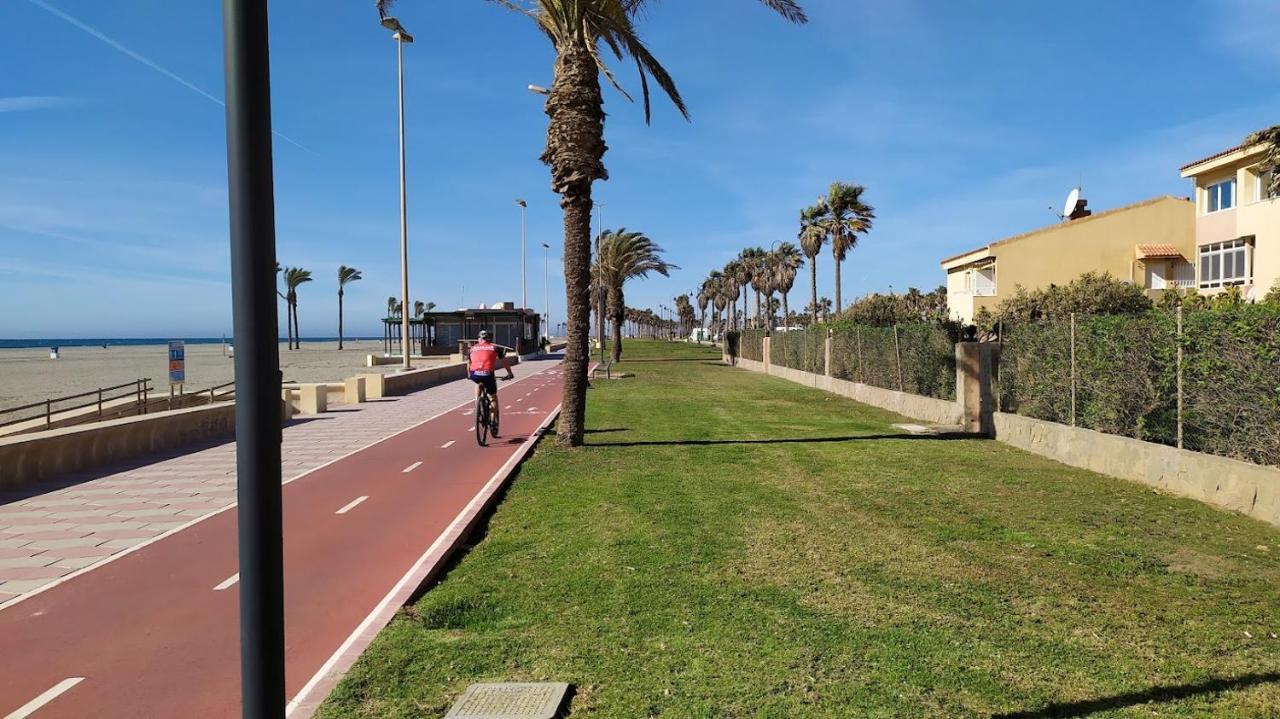 Atractivo Apartamento En La Playa Con Parking Roquetas de Mar Extérieur photo