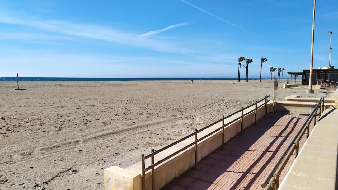 Atractivo Apartamento En La Playa Con Parking Roquetas de Mar Extérieur photo